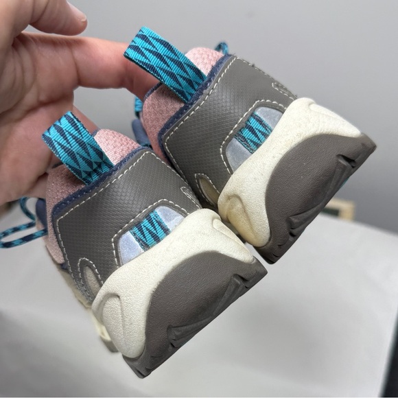 L.L. Bean Kids Trail Model Hikers Low in Pink‎ Graphite Size 4 - Picture 8 of 11